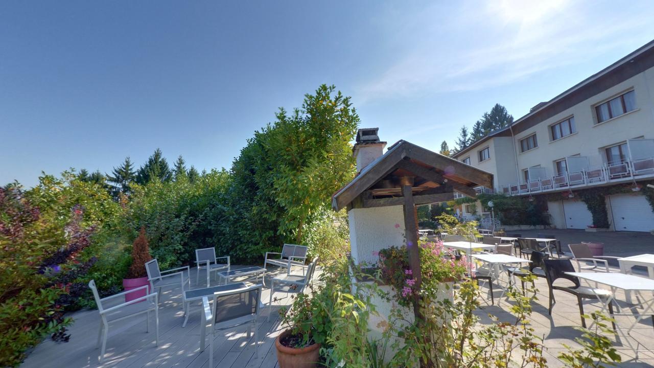 Logis Hotel Maison Carree Restaurant O Carre Dart Mereville  Exterior photo